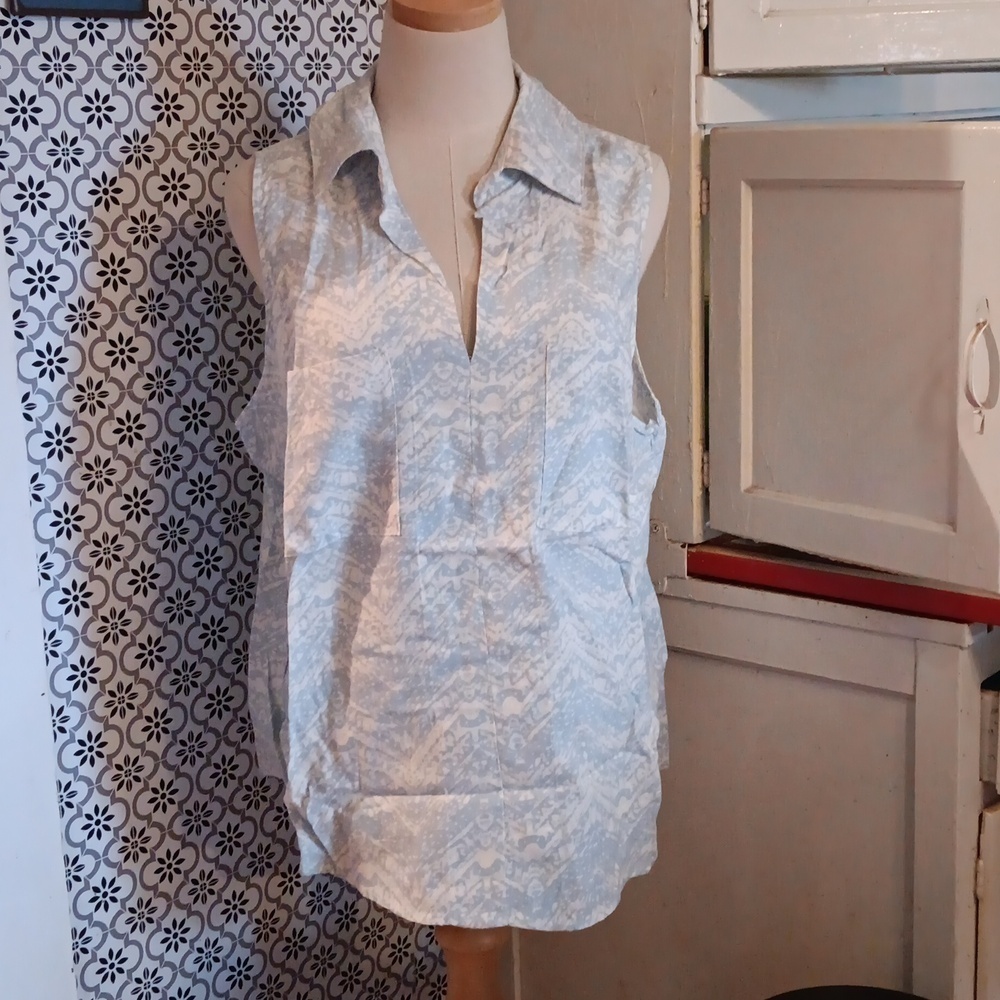 Adrienne Vittadini 1X linen blend blouse